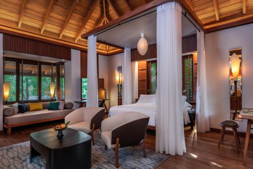 Rainforest Pool Villa King
