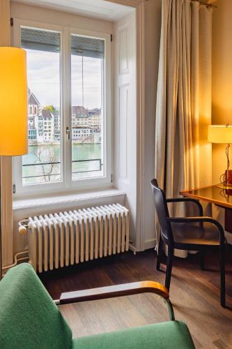 Small Single Room with View to Rhine River