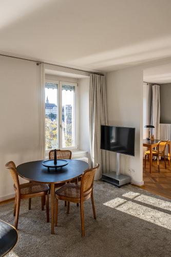 Junior Suite  with View to Rhine River