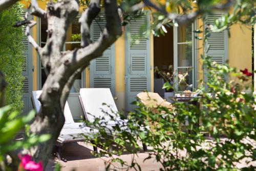 Deluxe Double or Twin Room with Garden View