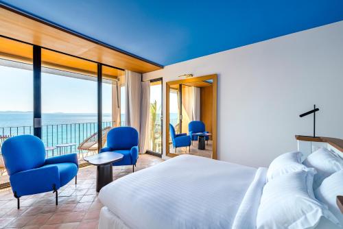 Deluxe room 118 ft² with balcony - Sea view 