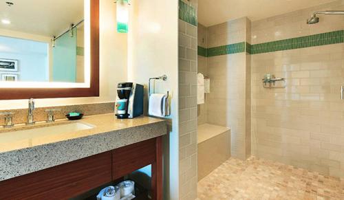 Resort Room with King Bed - Disability Access