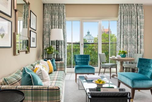 Signature Park View Suite