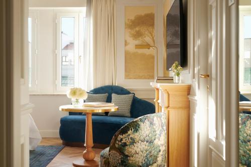 Premium Queen Room with City View