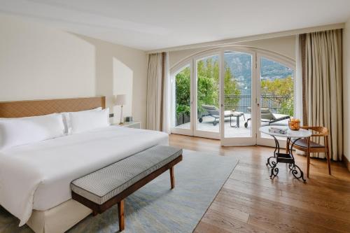 Double or Twin Room with Lake View and Terrace