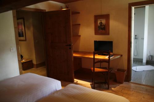 Two-Bedroom Apartment - La Ferme
