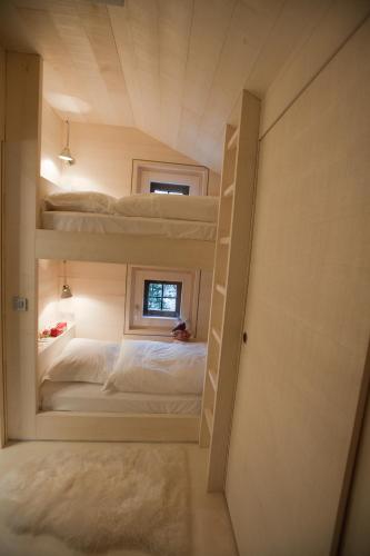 One-Bedroom Chalet with Alcove