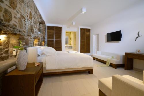Amalia Five Bedroom Villa with Private Pool and Sea View