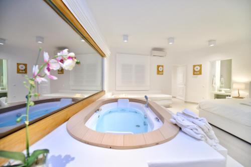 Amalia Five Bedroom Villa with Private Pool and Sea View
