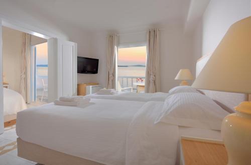 Family Suite with Partial Sea View