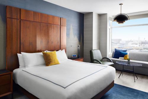Grand Deluxe King Room