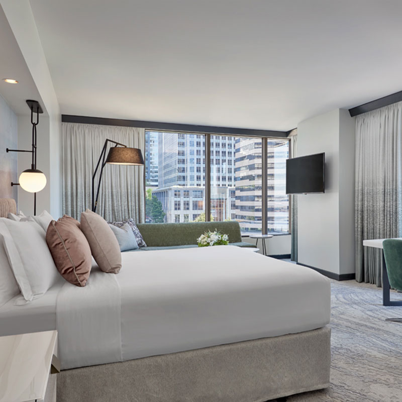 Corner Junior King Suite with City View