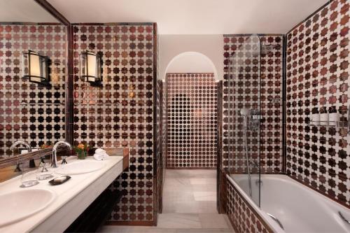 Grand Deluxe Twin Room
