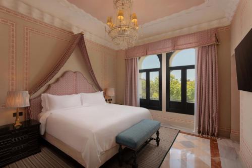 Deluxe King Suite