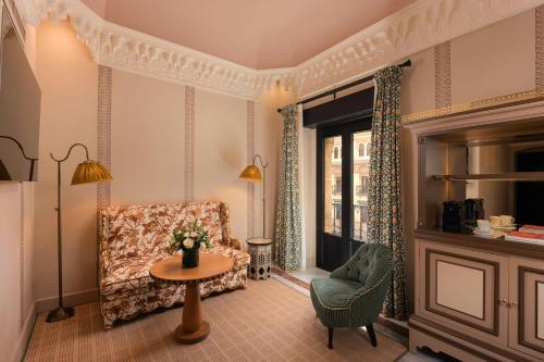 Deluxe King Suite