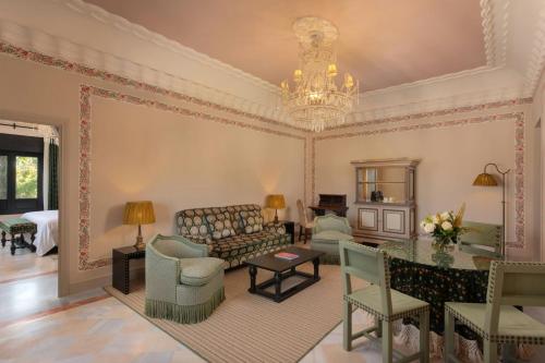 Premium Suite with City View