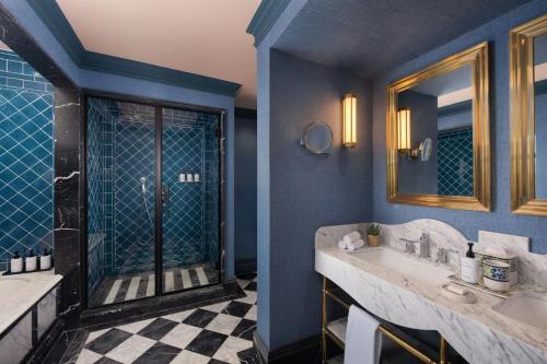 Premium Suite with City View