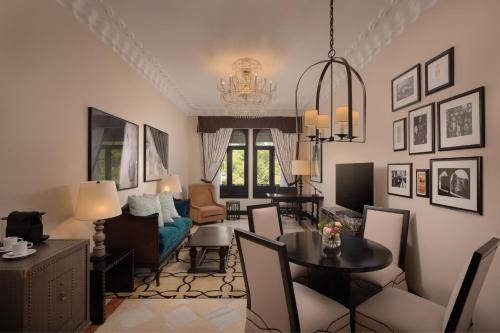 Premium Suite with City View