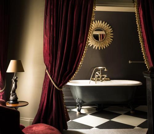 Club Single Room