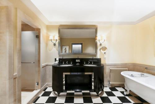 Deluxe Junior Suite with City View