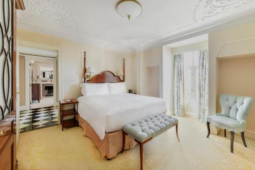 Deluxe Junior Suite Partial River View