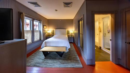 One Bedroom Suite