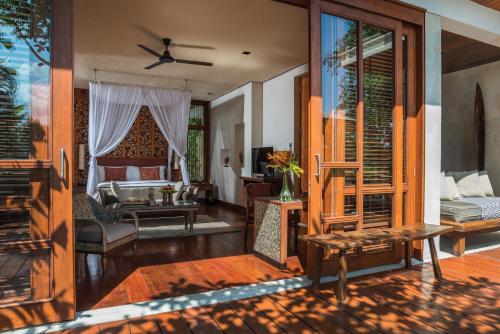 Sayan Villa