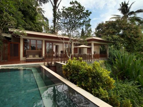 Sayan Villa