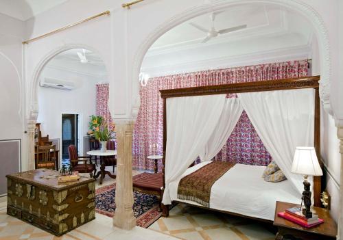 Deluxe Double or Twin Room: Complimentary Welcome Drink & Chef's Amenities on arrival, Room Upgrade, subject to availability,