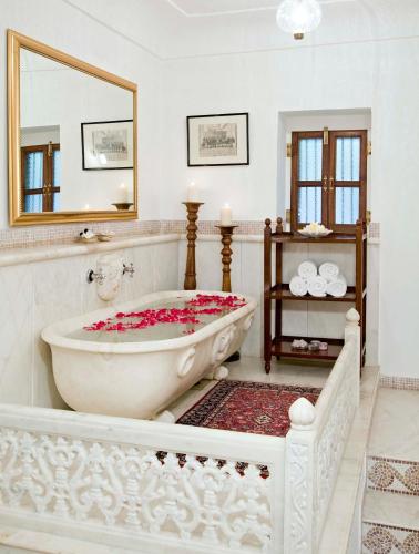 Deluxe Double or Twin Room: Complimentary Welcome Drink & Chef's Amenities on arrival, Room Upgrade, subject to availability,