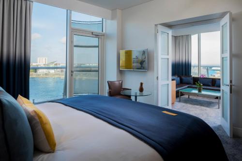 Signature King Suite