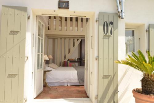 Triple Room (2 Adults + 1 Child)