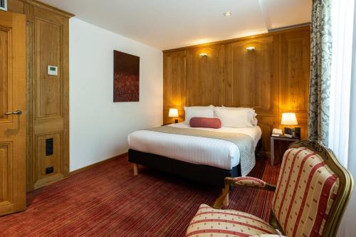 Standard Queen Room