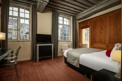 Standard Queen Room