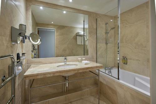 Privilege Queen Room