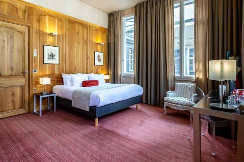 Executive Queen Room