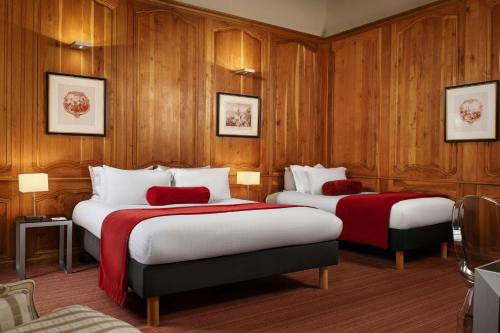 Superior Queen Room with 1 queen bed and 1 single bed 