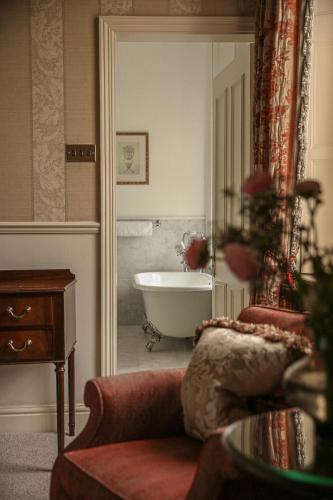 Manor Room