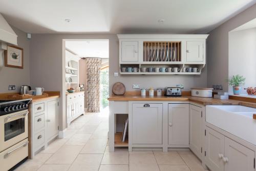 Three-Bedroom Country Cottage