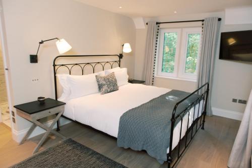 Four-Bedroom Grand Cottage