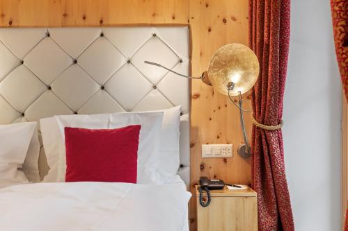 Superior Bedroom Suite Matterhorn view
