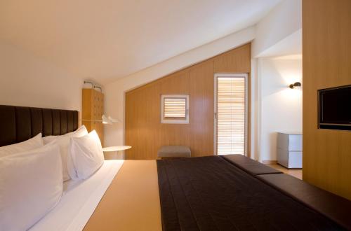 Corner Suite