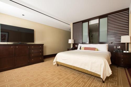 Club Level King Room