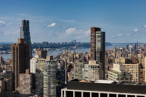 Suite with Hudson River View