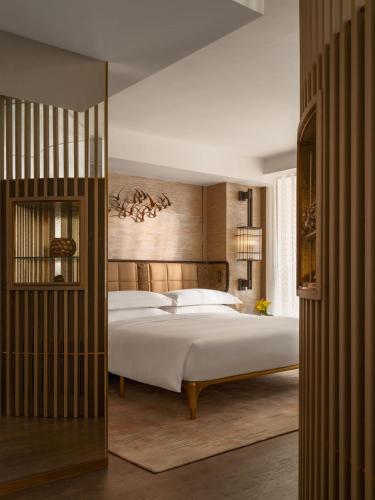 L600 Premier King Room
