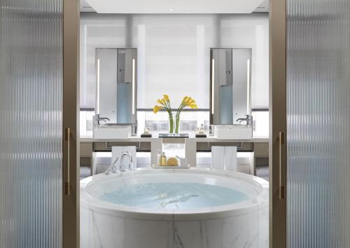Landmark Suite