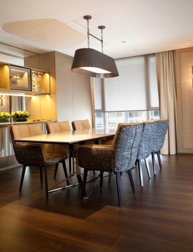 Landmark Suite