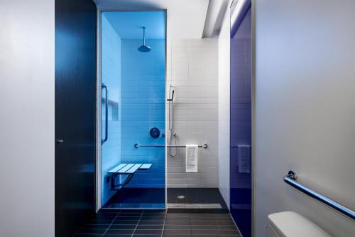 Wonderful, Guest room, 1 King