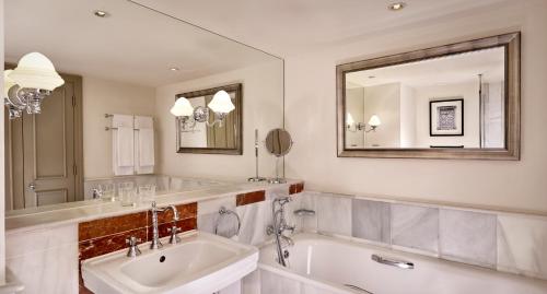 Deluxe King, Guest room, 1 King