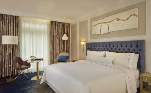 Heritage Deluxe King Room